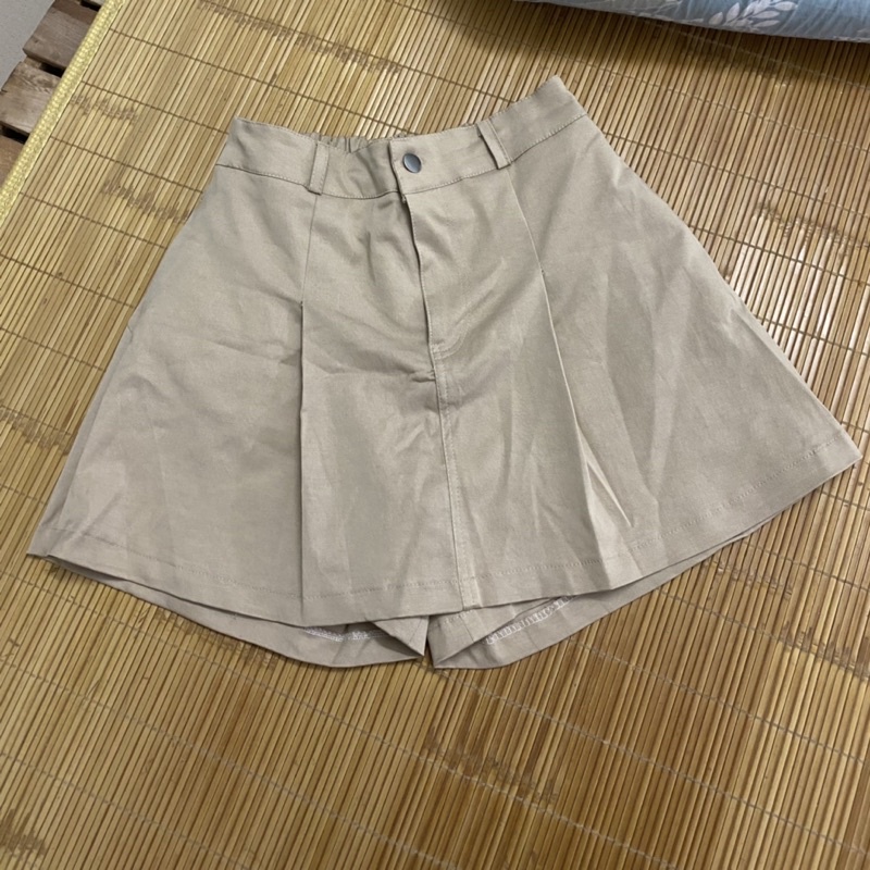Pass Quần váy kaki