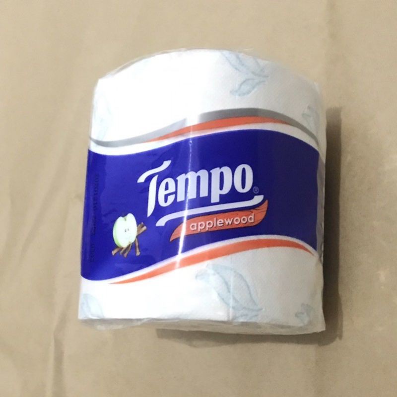 1 cuộn Giấy Vệ Sinh Tempo Cao cấp Gỗ táo/ không mùi