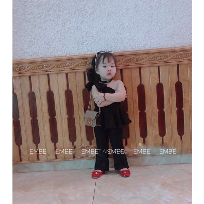 Set áo xéo vai và quần suông cho bé gái