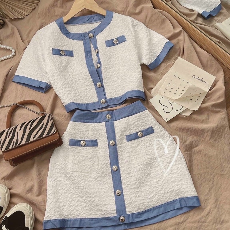 Set Áo Croptop Xốp Kèm Chân Váy Chữ A Viền Xanh Nút Tiểu Thư