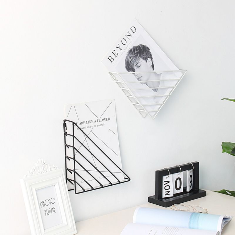 Giá sắt đựng tạp chí treo tường trang trí nhà cửa phong cách Bắc Âu mới