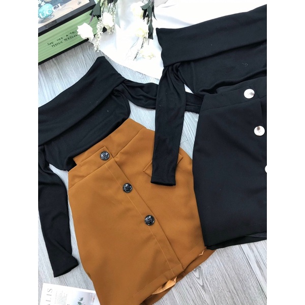 Set áo bẹt vai phối chân váy nút. alohashop91
