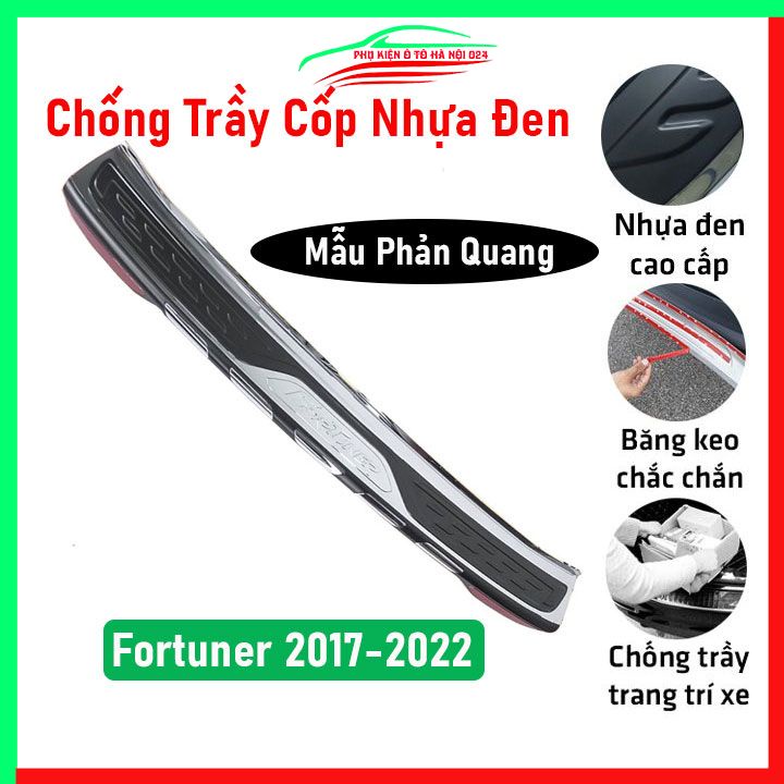 Ốp chống trầy cốp ngoài nhựa đen 3D Fortuner 2017-2022 phản quang dán cốp sau chống xước trang trí xe