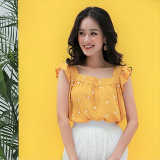 [Mã FASHIONIFU200 giảm 0.4 đơn 449k] Áo cổ vuông thêu hoa nhí cánh tiên vàng IFU 2482
