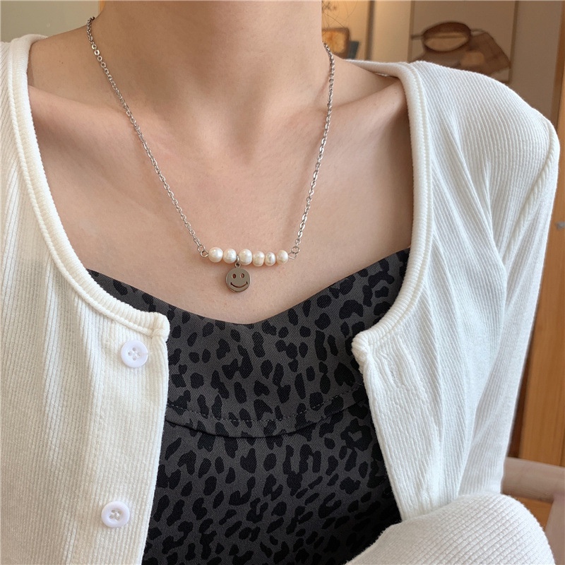 Vòng cổ Mặt Hình Mặt Cười Đính Ngọc Trai Thời Trang Mùa Hè Cho Nữ