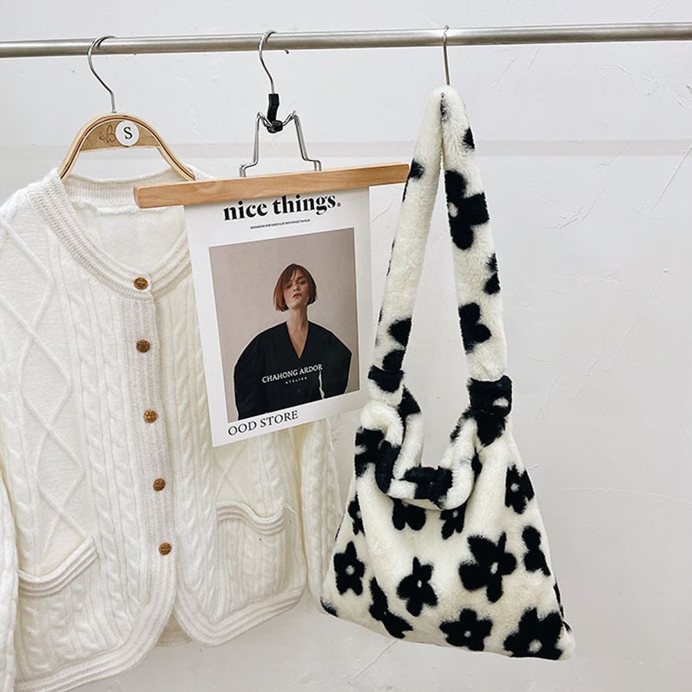 Túi xách lông nhung họa tiết trái tim nhiều màu sắc phong cách thời trang thu đông cho nữ