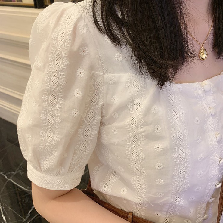 Áo croptop cổ vuông tay phồng thêu họa tiết hoa thời trang mẫu 34618 | BigBuy360 - bigbuy360.vn