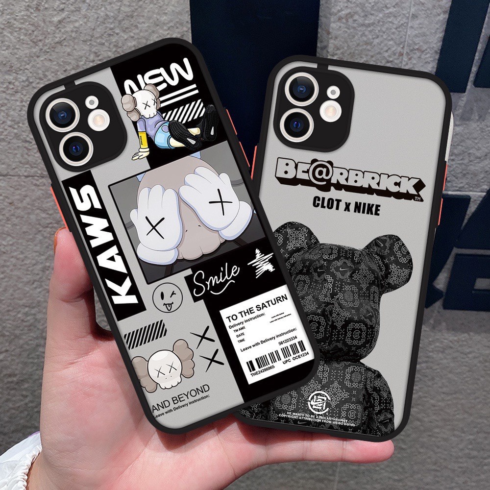 Ốp Iphone Lưng Nhám,Chống Bẩn,Bảo Vệ Camera Gấu BEARBRICK,Kaws 7Plu,8Plus,x,xs,xsmax,11,11promax,12,12promax,13,13promax