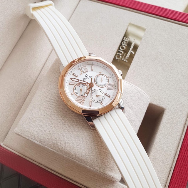 Đồng hồ nữ Bulova 98n101 dây Silicons mềm trắng khoẻ khoắn, trẻ trung