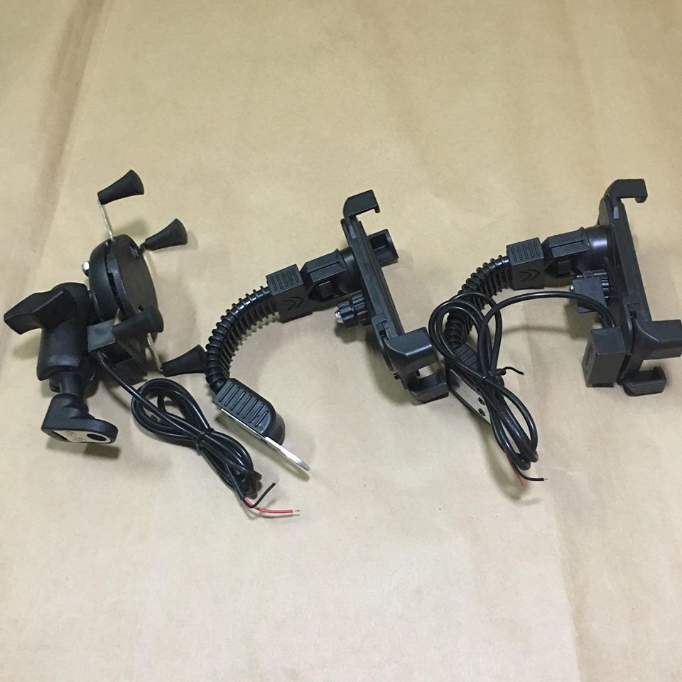 Giá đỡ điện thoại có sạc loại chân nhựa