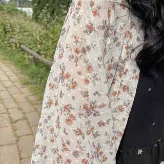 Kimono trắng hoa tím nâu