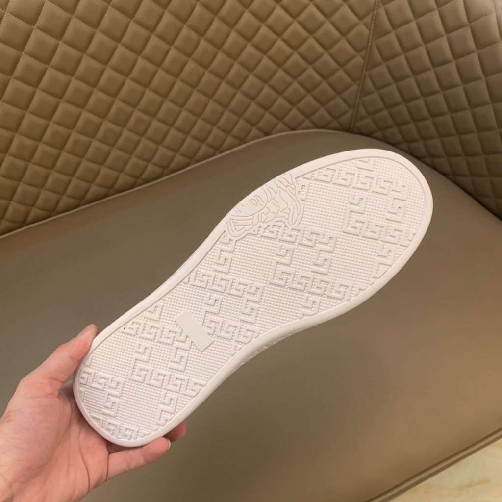 Giày sneakers nam cao cấp da thật VERSACE thời trang với thiết kế độc đáo và ấn tượng với họa tiết bắt mắt