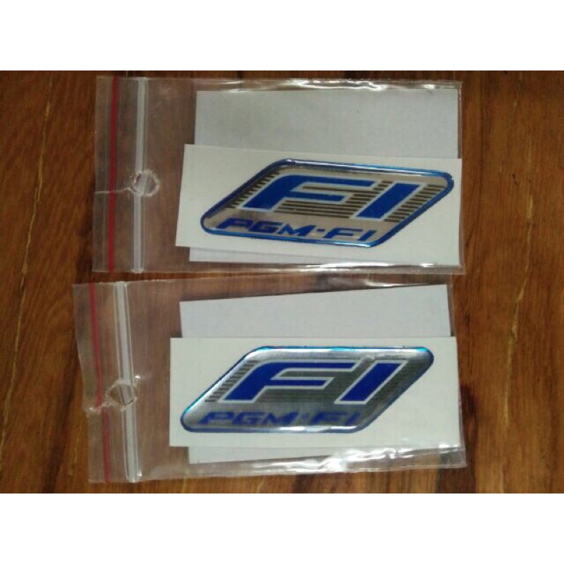 Bộ 1cái logo trang trí F1 xanh, đỏ