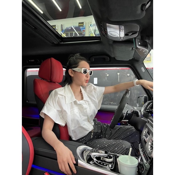 Kính Hiệu Vuông Nhỏ Màu Trắng Đen Cá Tính Đẹp Lạ Chữ !Pradà! Phong Cách Idol Tóp Tóp