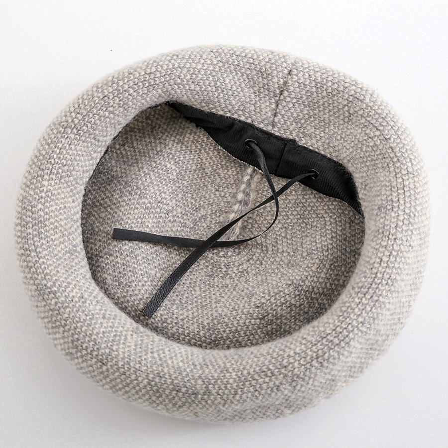 Warm and trendy simple knitted beret hat