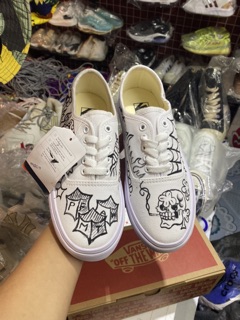 Giày custom đầu lâu