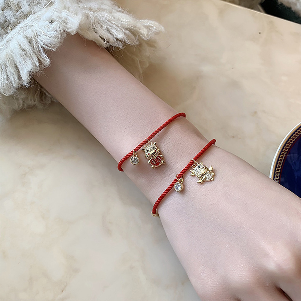 Vòng Tay Dây Bện Màu Đỏ May Mắn Cho Nữ