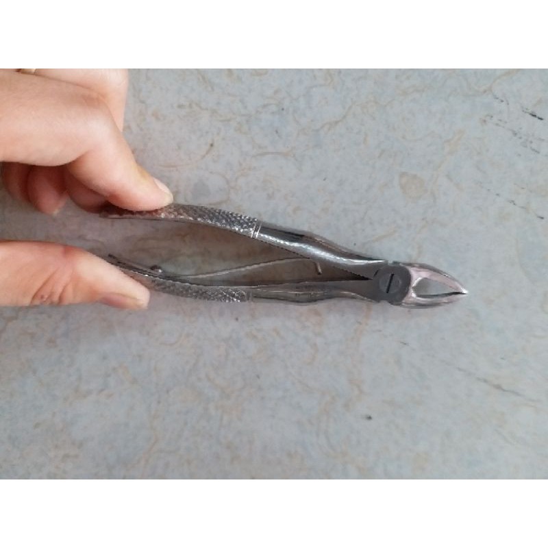 Kìm nhổ răng trẻ em bán lẻ