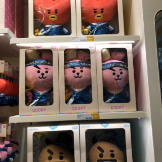 Standing doll BT21 phiên bản Hanbok