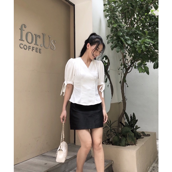 Áo trắng peplum cổ V xinh tưoi