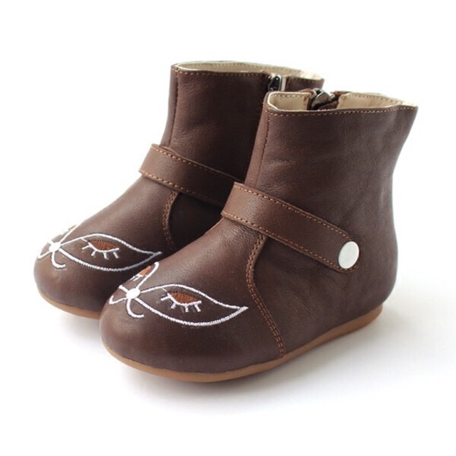 Giày boot trẻ em
