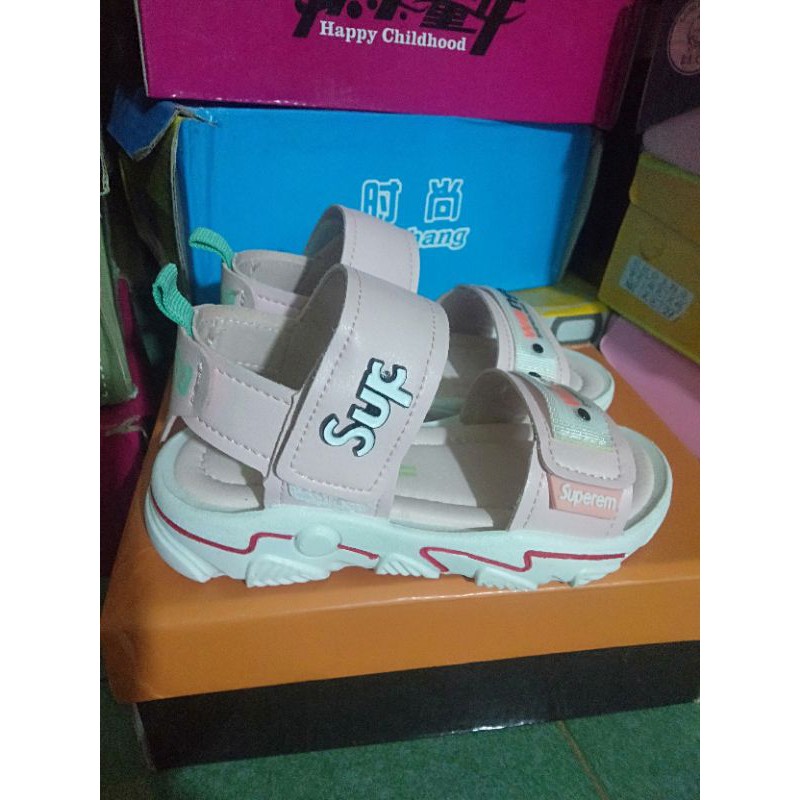 Sandal bé gái sai 26,28,29,30