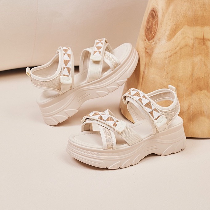 Sandal nữ quai chéo họa tiết tam giác
