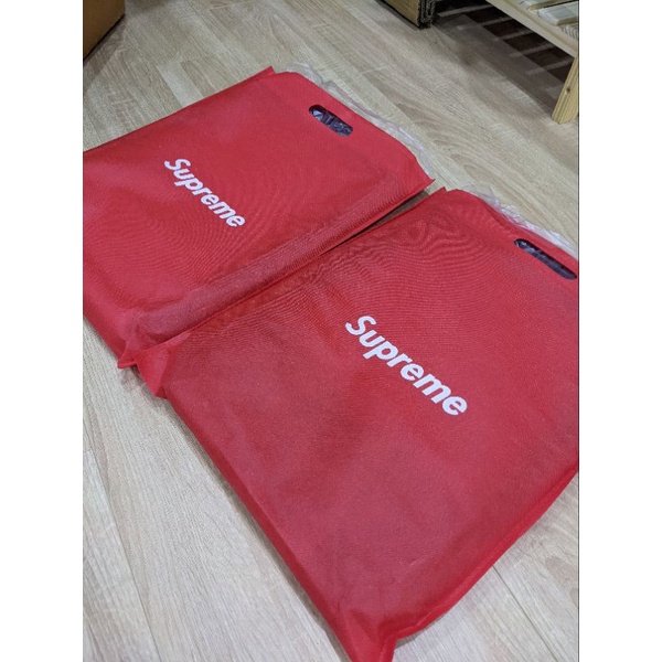 Ghế gấp Supreme