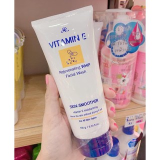 Sữa rửa mặt vitamin e thái lan 190g