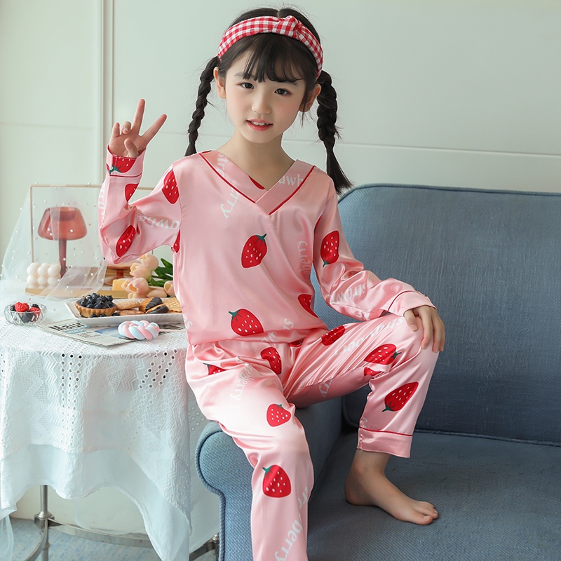 Bộ Đồ Ngủ Vải Lụa Satin Tay Dài Cổ Chữ V Thời Trang Hàn Quốc Cho Bé