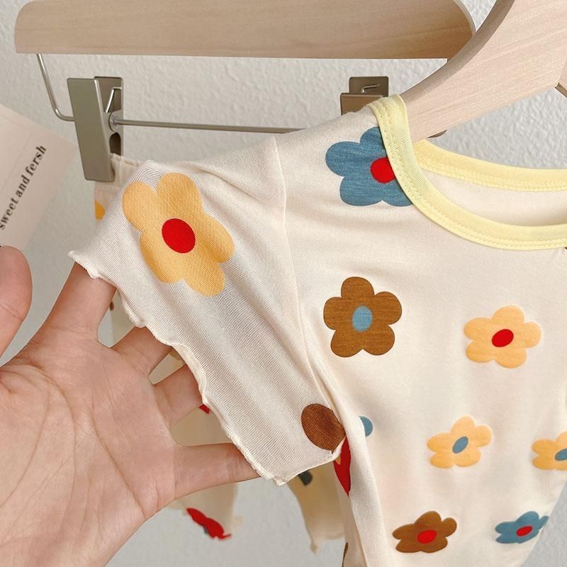 Bộ Đồ Ngủ Áo Tay Ngắn Và Quần Lửng Dành Cho Bé Gái