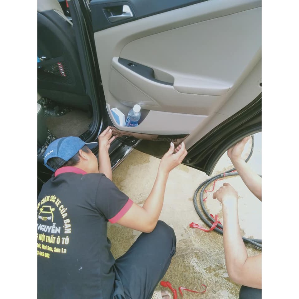 Ốp Tapli Cánh Cửa xe Hyundai Tucson Titan 2016-2021