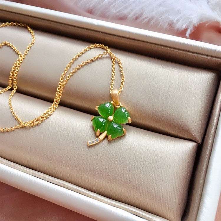 Vòng cổ mặt cỏ bốn lá đính đá ngọc bích thời trang