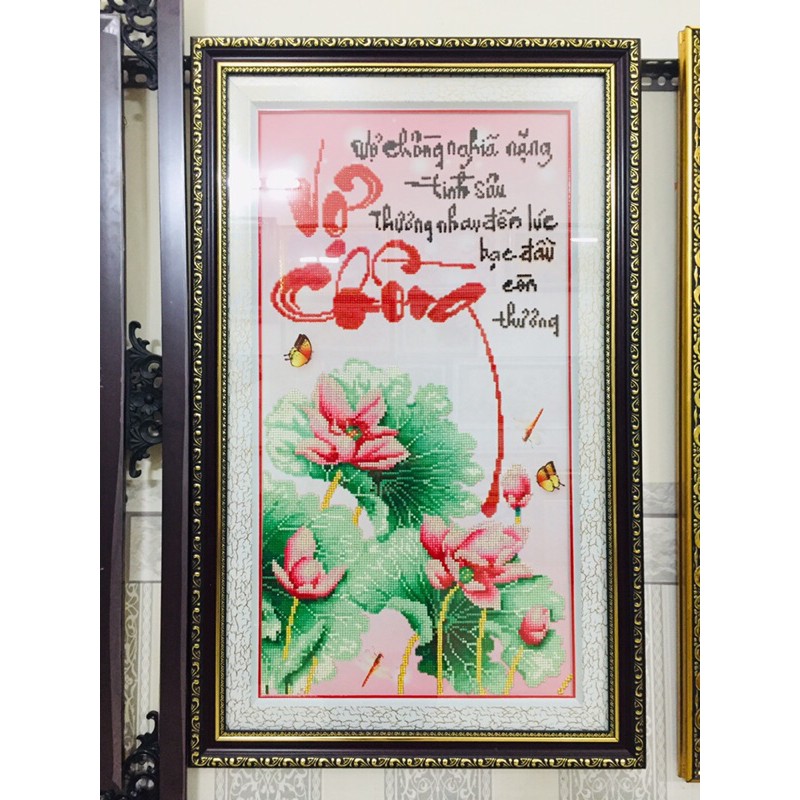 Tranh đính đá đã đóng khung Vợ Chồng 85x50cm