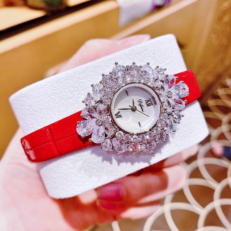 Đồng hồ nữ dây da Difeini -> về 2 màu đen, đỏ