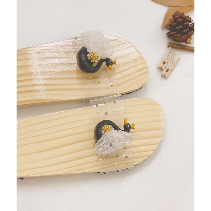 Guốc gỗ siêu đáng yêu