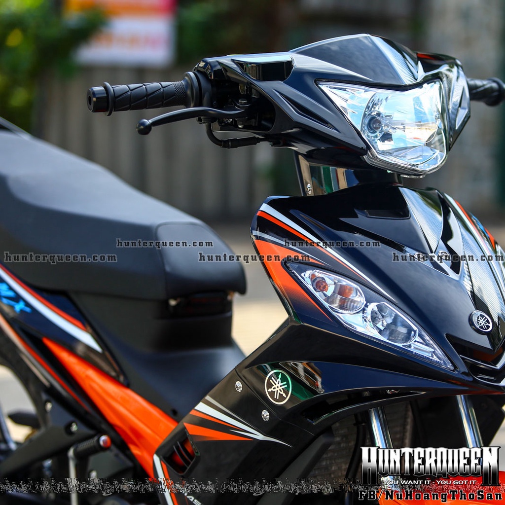Tem rời UV cao cấp đen cam trắng. Dán xe Exciter 135 (2006-2010), không bay màu , bong tróc. Kích thước chuẩn