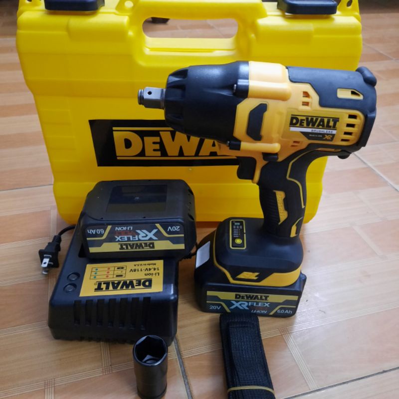 Máy siết bulong DEAlt 199v lực siết 880Nm đầu đặc 1/2