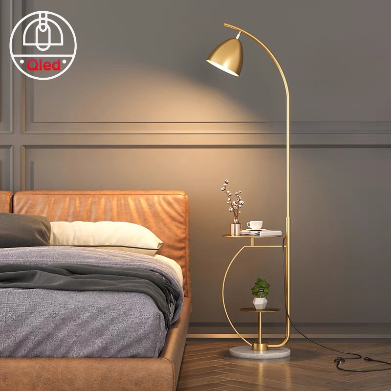 Đèn cây đứng chao đồng hình cái ly đế đá bàn đá cao cấp