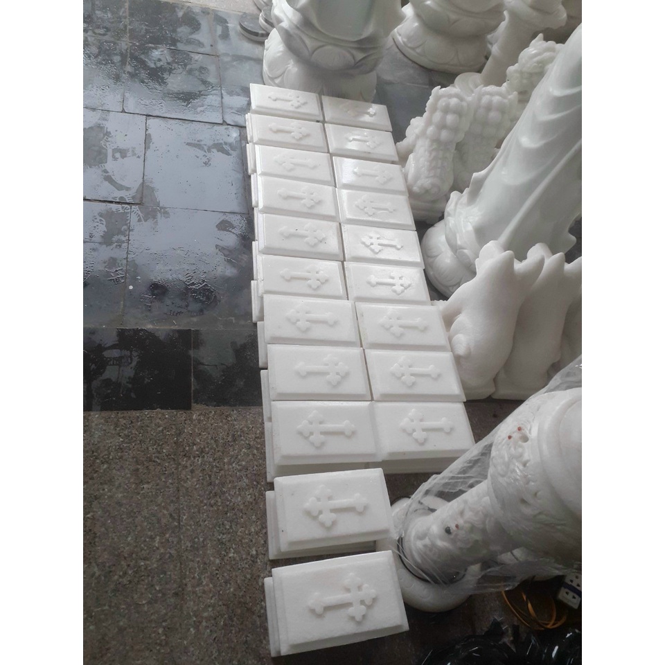 Hủ đưng tro cốt, Quách đá, tiểu quách công giáo, thiên chúa đá trắng