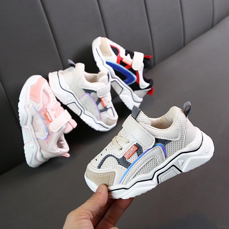 Giày thể thao xinh xắn dành cho bé