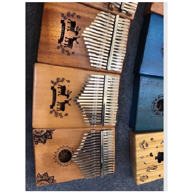 Đàn Kalimba 17 phím Gỗ Mahogany Yael Gỗ Tròn Hoa Tặng Kèm Harmonica 24 Lỗ Màu Ngẫu Nhiên - HÀNG CÓ SẴN