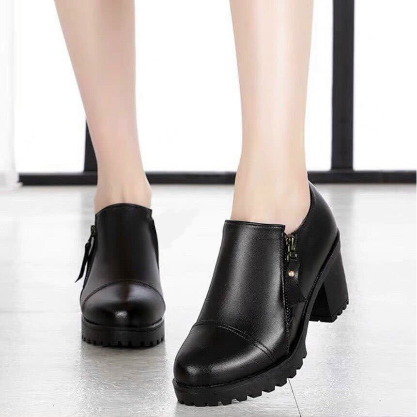 BỐT NỮ 7CM PHỐI DÂY KÉO SANG CHẢNH CHẤT DA SI ÉP MỀM CAO CẤP - BOOTS NỮ 2 MÀU ĐEN,NÂU BAO BỀN ĐẸP ( Y HÌNH)