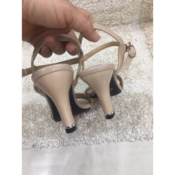 Giày si y hình mới cao