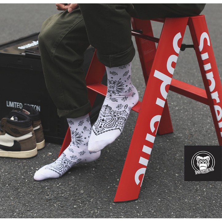 Tất/ vớ cao cổ cho nam nữ đen trắng unisex cao cấp hợp với quần baggy, jogger