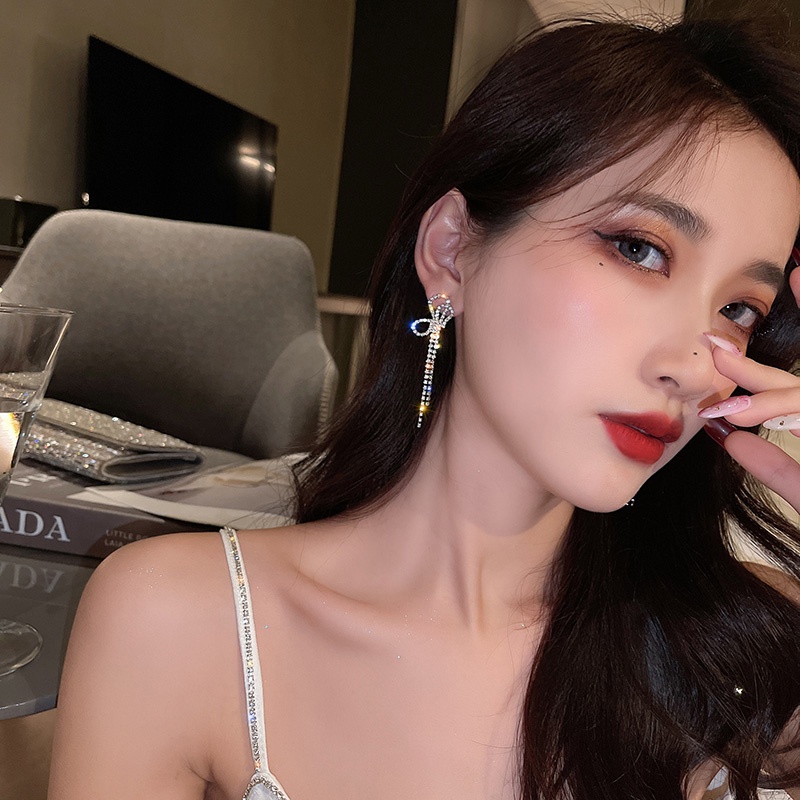 Bông tai đính đá mô phỏng cánh bướm sang trọng BT218