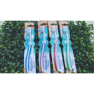 Bàn chải đánh răng Aquafresh