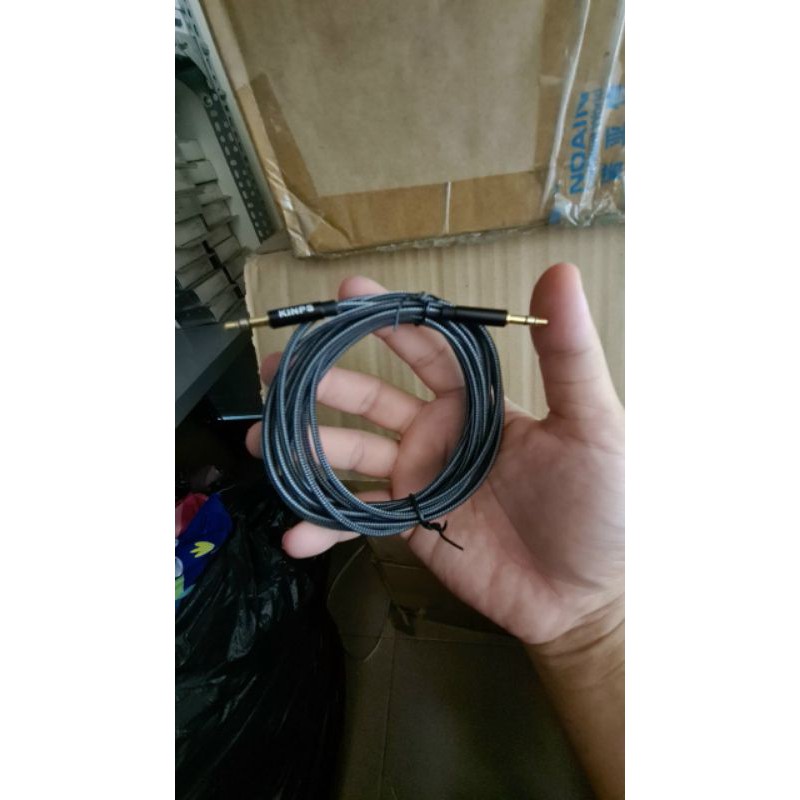 Cáp kết nối âm thanh 2 đầu 3.5 loại tốt.
