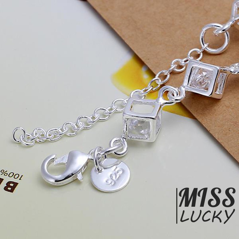 Vòng tay kiểu dáng thời trang cá tính cho nữ