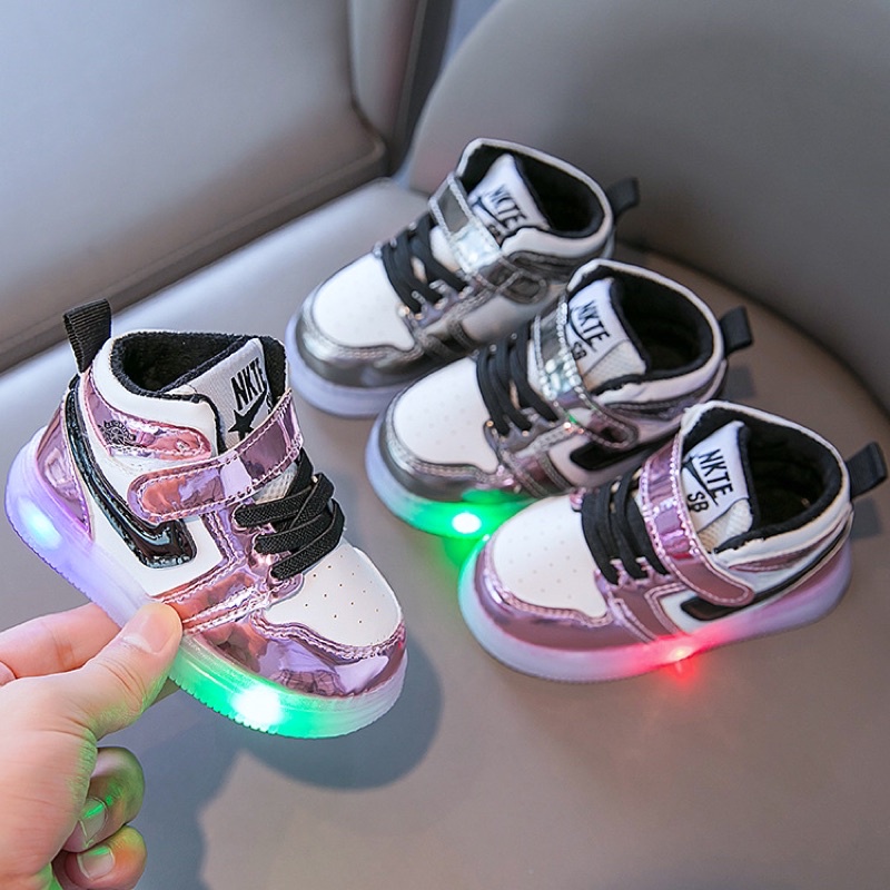 Giày Sneaker cổ cao Nik cho bé trai bé gái có đèn từ 6 tháng-2 tuổi mã GNIK8